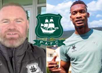 Wayne Rooney a Muhamed Tijani