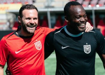 Juan Mata a Michael Essien