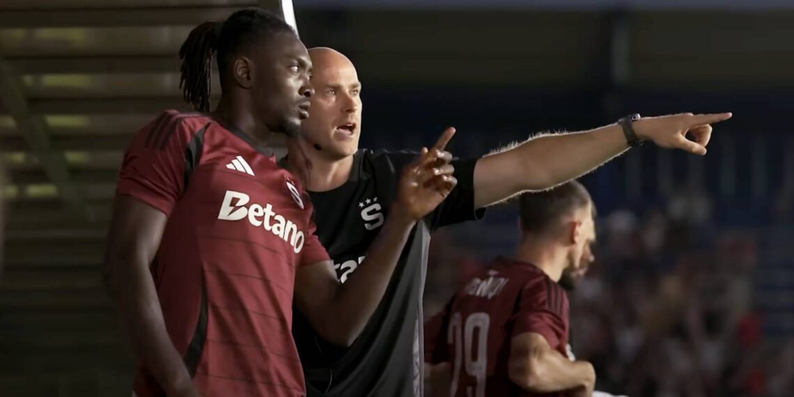 Victor Olatunji a Jens Askou