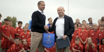 Předseda UEFA Aleksander Čeferin a předseda FAČR Petr Fousek