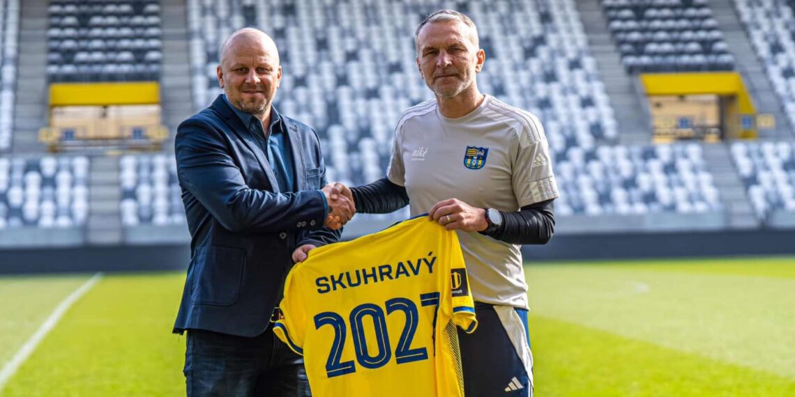 Roman Skuhravý