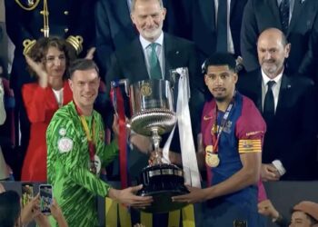 Barcelona s trofejí Španělského poháru
