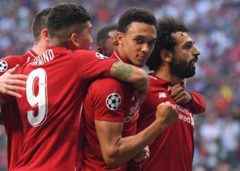 Trent Alexander-Arnold a Mohamed Salah