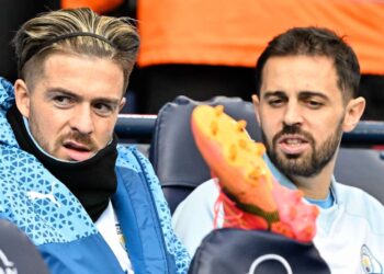 Jack Grealish a Bernardo Silva
