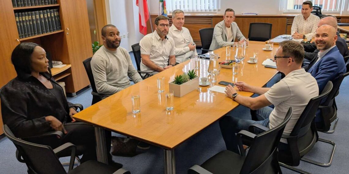 Dorothy Nneka Ede se zástupci Jihočeského kraje a města