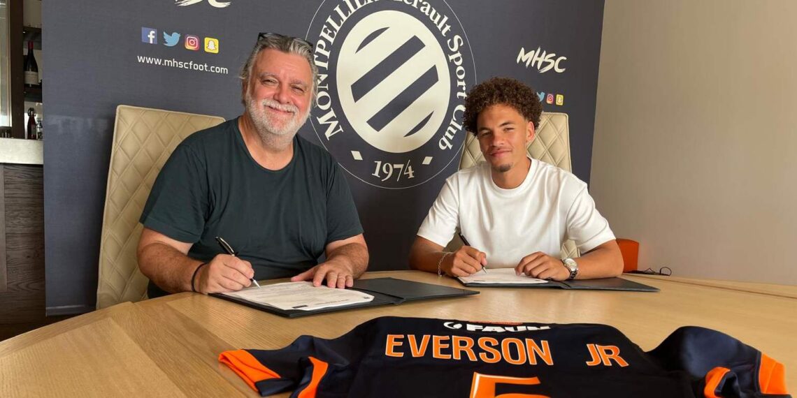 Everson Junior