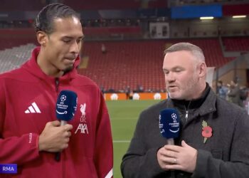 Virgil van Dijk a Wayne Rooney