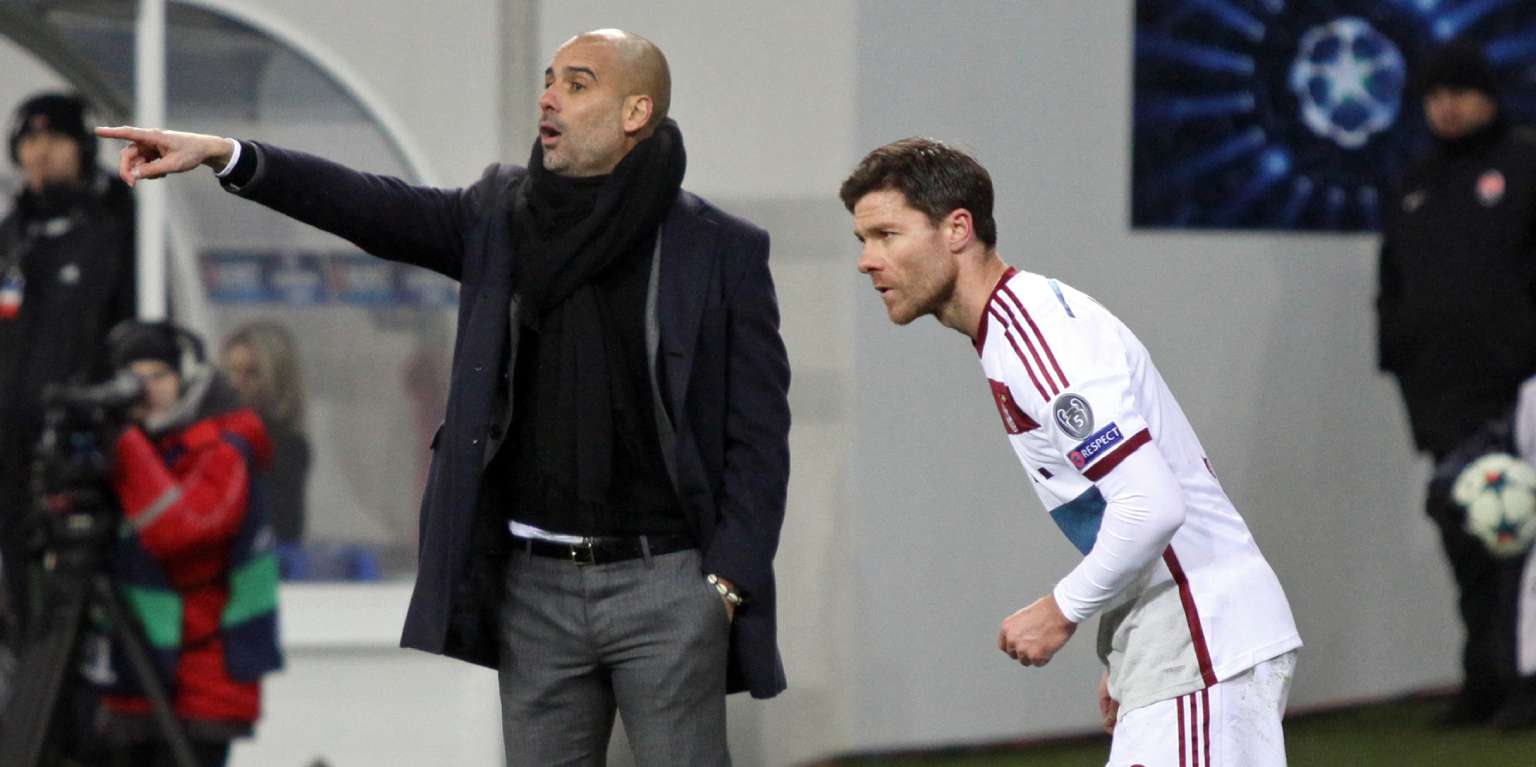 Xabi Alonso a Pep Guardiola ještě v Bayernu