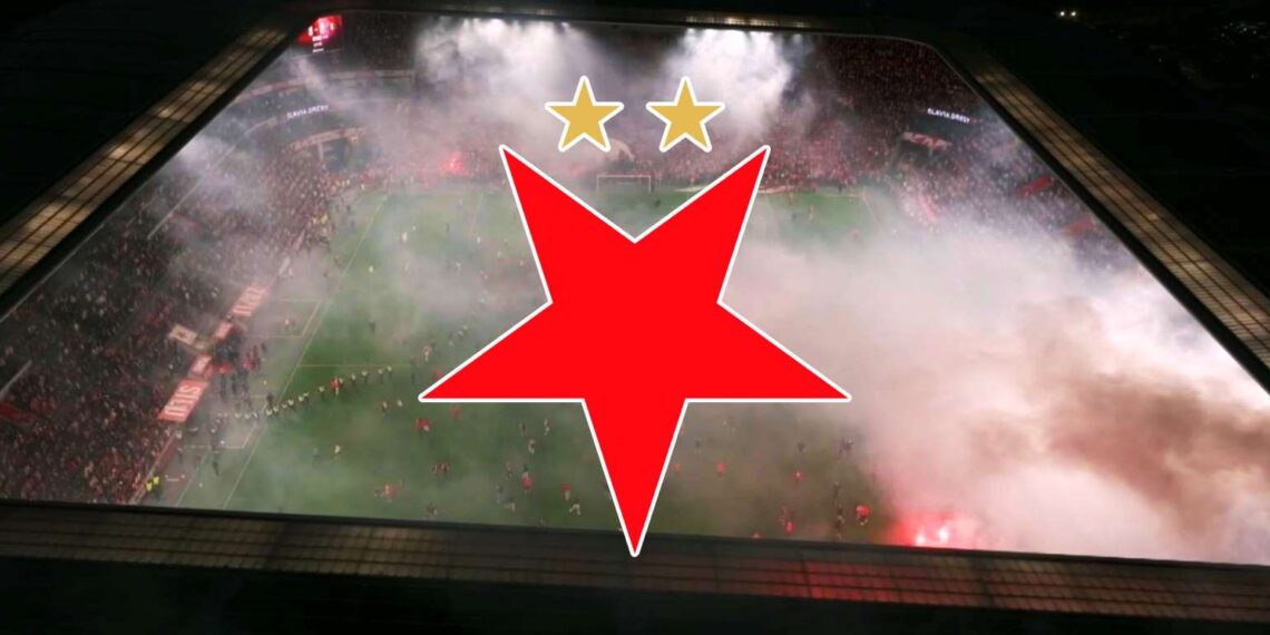 Fanoušci Slavie při nedohraném derby